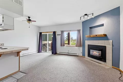 Living - 148 Summit Dr #A7, Dillon, CO 80435 photo 2 of 4