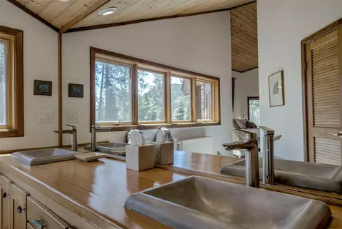 Bath - 361 Lakeshore Loop, Blue River, CO 80424 photo 3 of 6