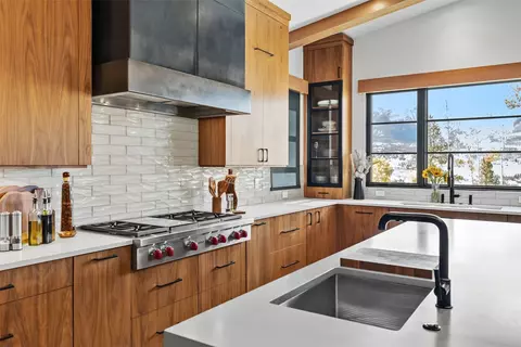 Kitchen - 35 Mayfly Dr, Silverthorne, CO 80498 photo 7 of 8