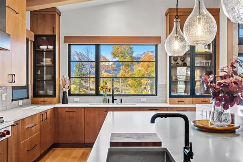 Kitchen - 35 Mayfly Dr, Silverthorne, CO 80498 photo 5 of 8