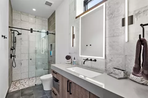 Bath - 35 Mayfly Dr, Silverthorne, CO 80498 photo 3 of 5