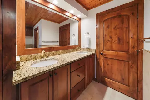 Bath - 159 Tenderfoot St, Dillon, CO 80435 photo 3 of 7