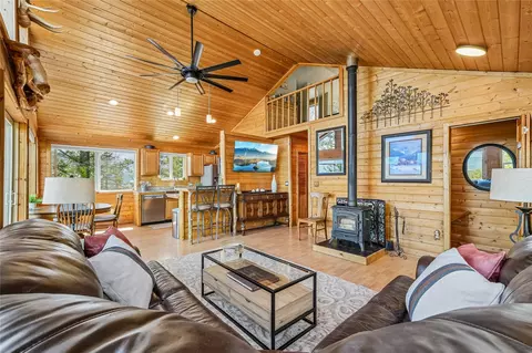 Living - 71 Red Cloud Dr, Jefferson, CO 80456 photo 2 of 4
