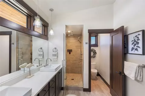 Bath - 151 Moss Way, Silverthorne, CO 80498 photo 1 of 4