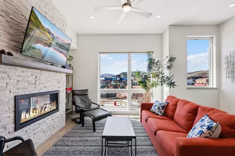 Living - 50 W 3rd St #50B, Silverthorne, CO 80498 photo 1 of 4