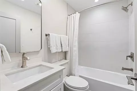 Bath - 50 W 3rd St #50B, Silverthorne, CO 80498 photo 7 of 9