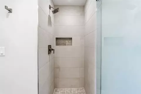 Bath - 50 W 3rd St #50B, Silverthorne, CO 80498 photo 2 of 9