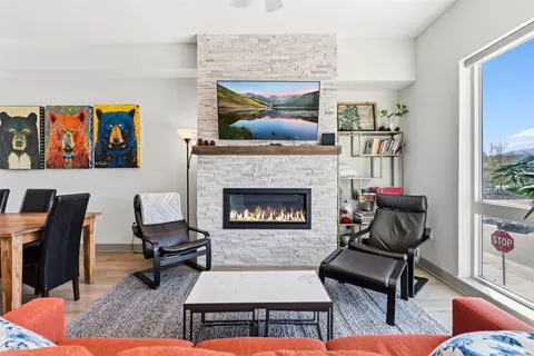 Living - 50 W 3rd St #50B, Silverthorne, CO 80498 photo 2 of 4