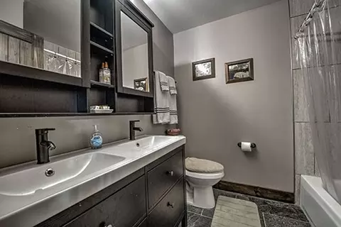 Bath - 400 Brian Ave, Silverthorne, CO 80498 photo 4 of 5