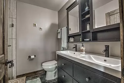 Bath - 400 Brian Ave, Silverthorne, CO 80498 photo 3 of 5