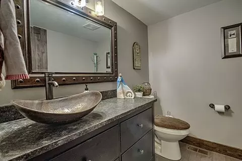 Bath - 400 Brian Ave, Silverthorne, CO 80498 photo 1 of 5