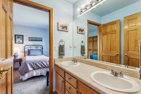 Bath - 176 Allegra Ln #176, Silverthorne, CO 80498 photo 3 of 5