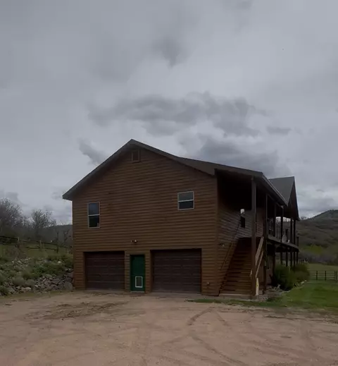 29650 Hibbert Ln, Oak Creek, CO 80467
