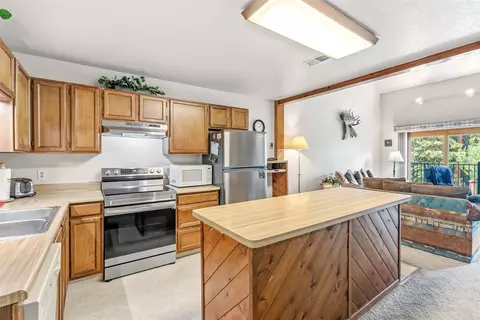 Kitchen - 10500 Ryan Gulch Rd #J-104, Silverthorne, CO 80498 photo 5 of 5