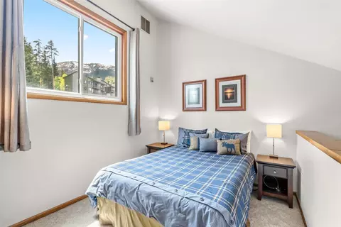 Bedroom - 10500 Ryan Gulch Rd #J-104, Silverthorne, CO 80498 photo 7 of 9