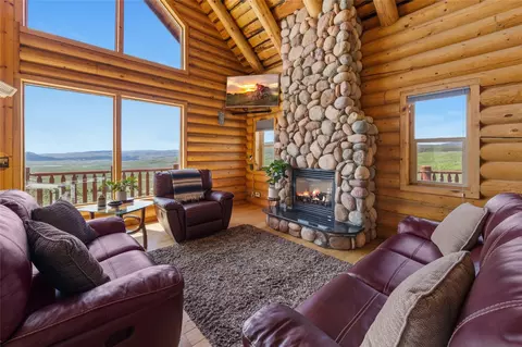 Living - 509 Gcr 281, Kremmling, CO 80459 photo 2 of 5