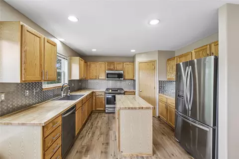 Kitchen - 171 Buffalo Dr, Silverthorne, CO 80498 photo 3 of 5