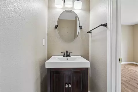 Bath - 171 Buffalo Dr, Silverthorne, CO 80498 photo 1 of 4