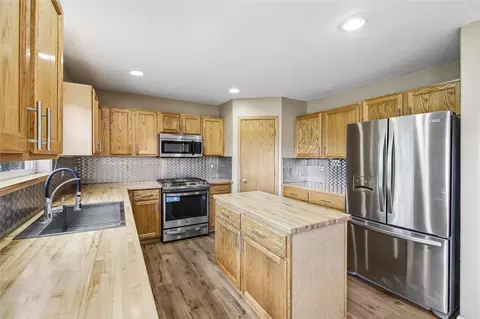 Kitchen - 171 Buffalo Dr, Silverthorne, CO 80498 photo 2 of 5