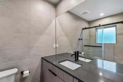 Bath - 96 River Run Rd #A, Keystone, CO 80435 photo 5 of 6
