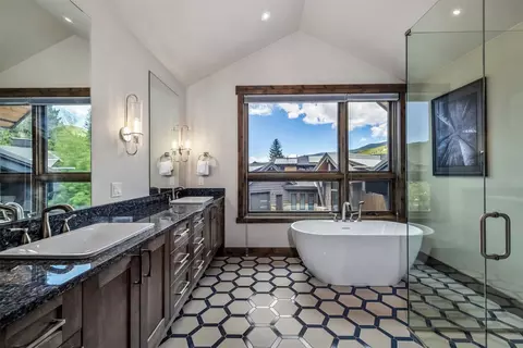 Bath - 87 Independence Ln, Keystone, CO 80435 photo 1 of 9