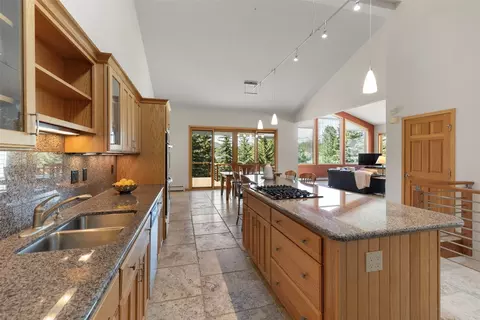 Kitchen - 453 Ensign Dr, Dillon, CO 80435 photo 2 of 3