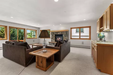 Living - 453 Ensign Dr, Dillon, CO 80435 photo 7 of 7