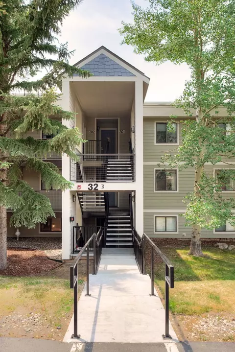 32 Corinthian Cir #102, Dillon, CO 80435 photo 2