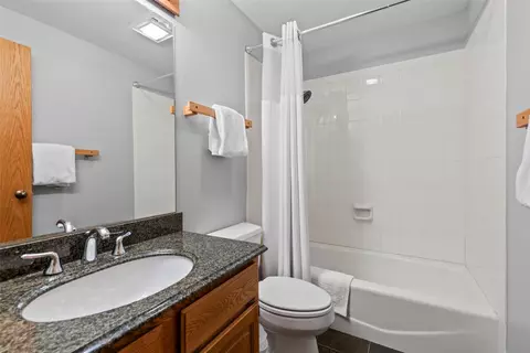 Bath - 1139 Emerald Rd, Silverthorne, CO 80498 photo 4 of 4