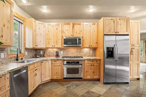 Kitchen - 314 Coronet Dr, Blue River, CO 80424 photo 3 of 7