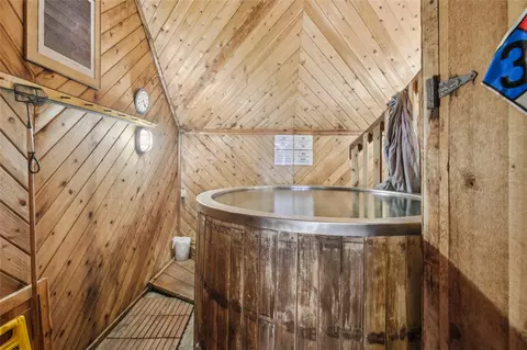 Bath - 114 N French St, Breckenridge, CO 80424 photo 1 of 9