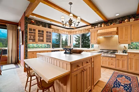 Kitchen - 637 White Cloud Dr, Breckenridge, CO 80424 photo 3 of 4