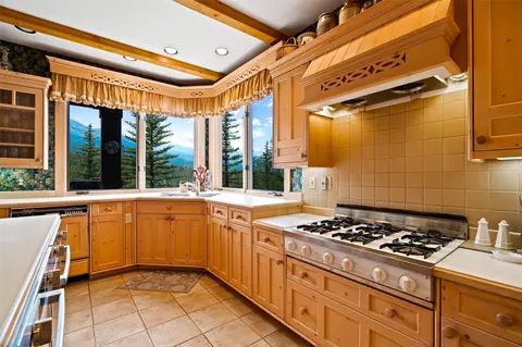 Kitchen - 637 White Cloud Dr, Breckenridge, CO 80424 photo 1 of 4