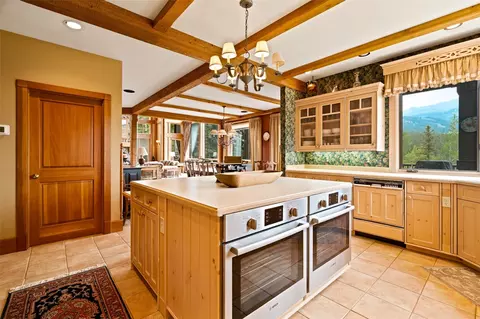Kitchen - 637 White Cloud Dr, Breckenridge, CO 80424 photo 2 of 4