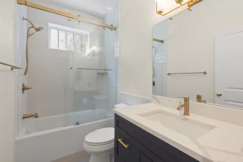 Bath - 304 N Main St #H1, Breckenridge, CO 80424 photo 1 of 4