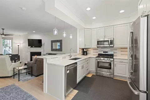 Kitchen - 304 N Main St #H1, Breckenridge, CO 80424 photo 3 of 4