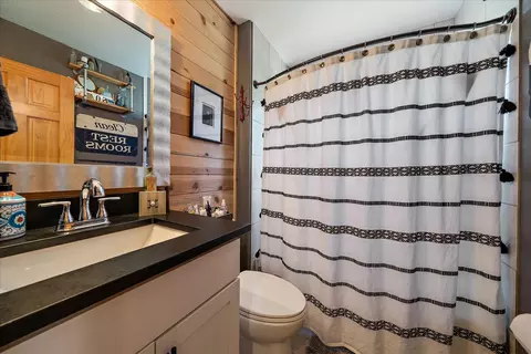 Bath - 1720 Ute Trl, Como, CO 80456 photo 1 of 4