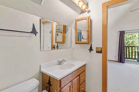 Bath - 167 Stellar Jay Way, Fairplay, CO 80440 photo 4 of 4