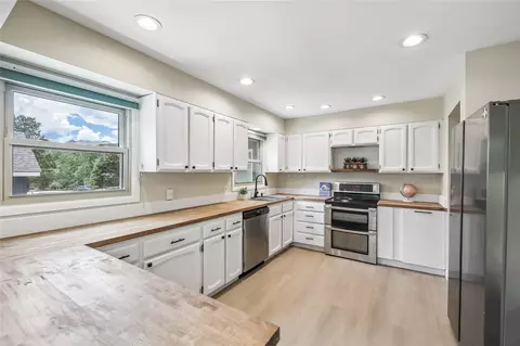 Kitchen - 422 Alpine Rd, Dillon, CO 80435 photo 2 of 5