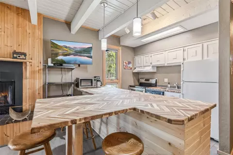 Kitchen - 465 Four Oclock Rd #T2, Breckenridge, CO 80424 photo 2 of 5