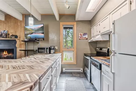 Kitchen - 465 Four Oclock Rd #T2, Breckenridge, CO 80424 photo 4 of 5