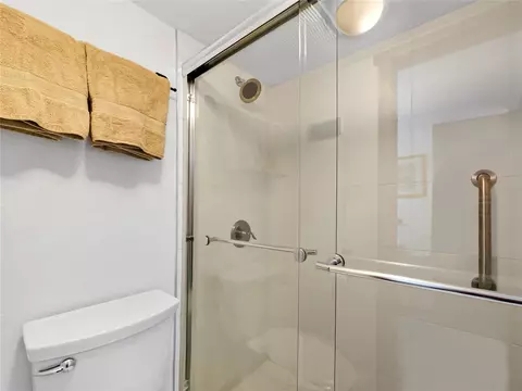 Bath - 176 E La Bonte St #101, Dillon, CO 80435 photo 4 of 6