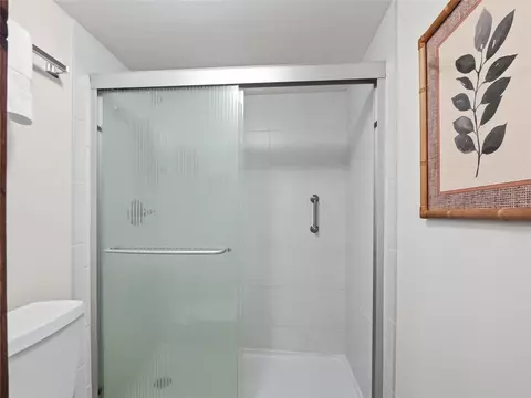 Bath - 176 E La Bonte St #101, Dillon, CO 80435 photo 6 of 6