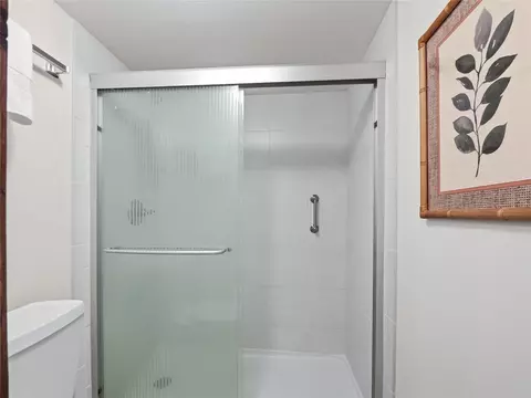Bath - 176 E La Bonte St #101, Dillon, CO 80435 photo 6 of 6