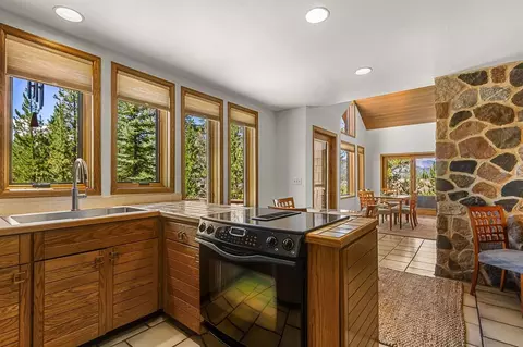 Kitchen - 2260 Keystone Ranch Rd, Keystone, CO 80435 photo 2 of 2