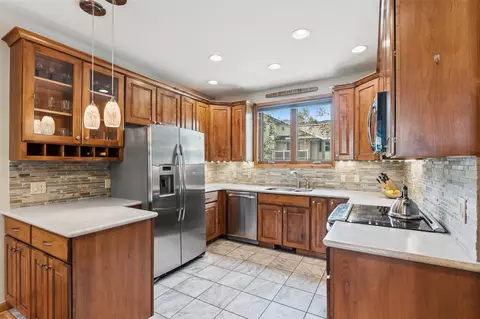 Kitchen - 1512 Point Dr #B, Frisco, CO 80443 photo 1 of 4