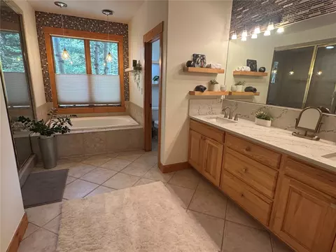 Bath - 60 Shane Ct, Dillon, CO 80435 photo 1 of 4