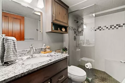 Bath - 56 Riverside Dr, Silverthorne, CO 80498 photo 3 of 5
