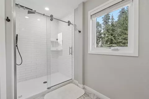 Bath - 312 Red Hawk Cir, Silverthorne, CO 80498 photo 2 of 5