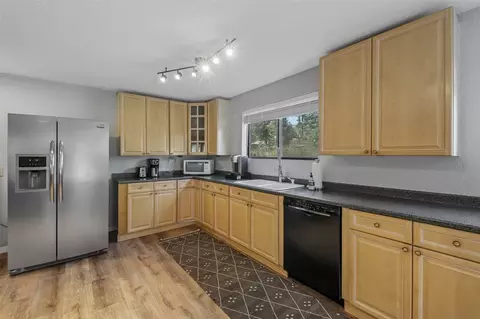 Kitchen - 312 Red Hawk Cir, Silverthorne, CO 80498 photo 4 of 4